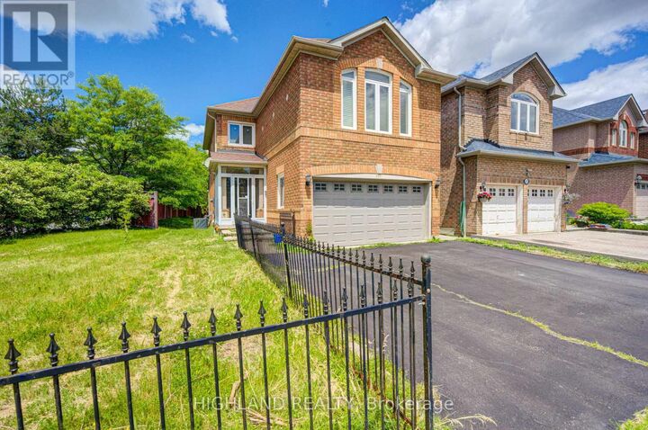 Property Photo: 5327 Landsborough Avenue ON L5R 3X1
