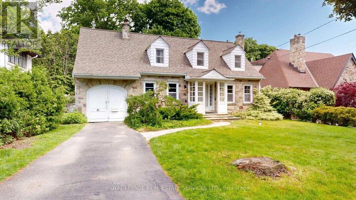 Property Photo: 31 Burnhamthorpe Park Boulevard ON M9A 1H8