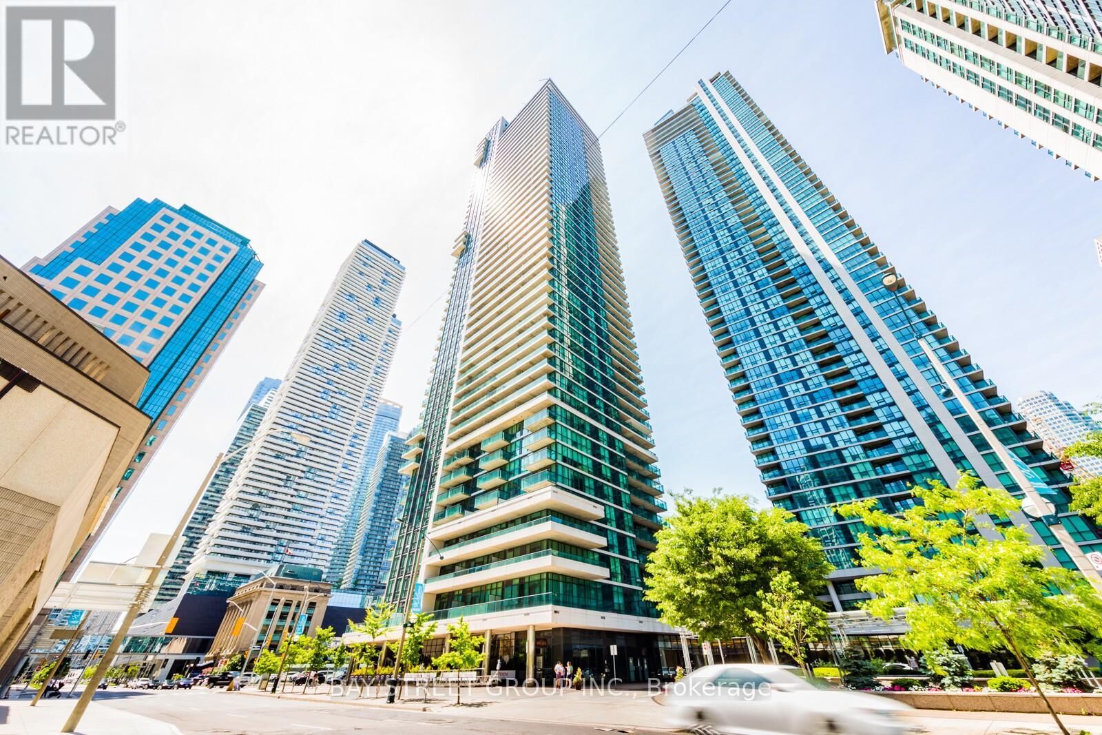 Property Photo: 33 Bay Street 4205 ON M5J 2Z3