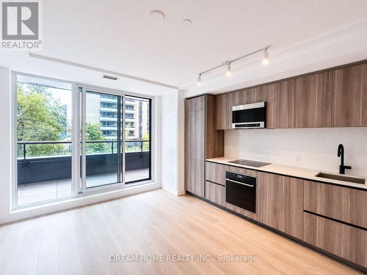 Property Photo: 127 Broadway Avenue 210 ON M4P 1V4