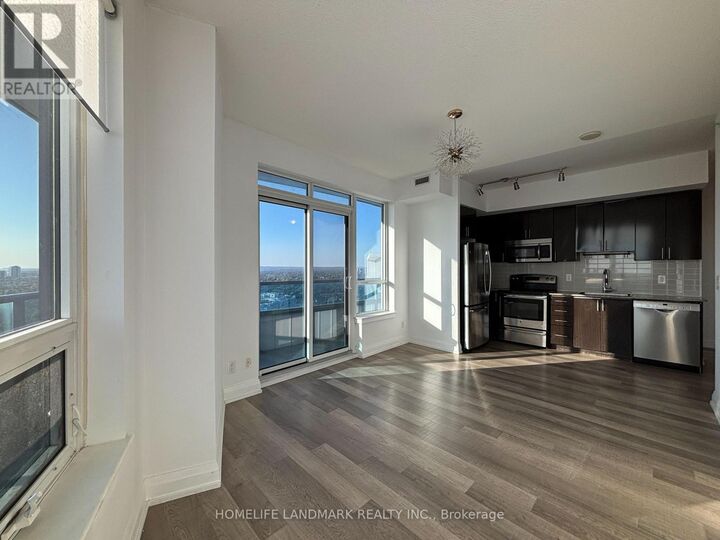 Property Photo:  7171 Yonge Street 2508  ON L3T 0C5 