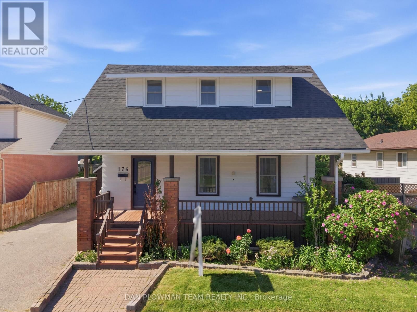Property Photo:  176 Annis Street  ON L1H 3P4 