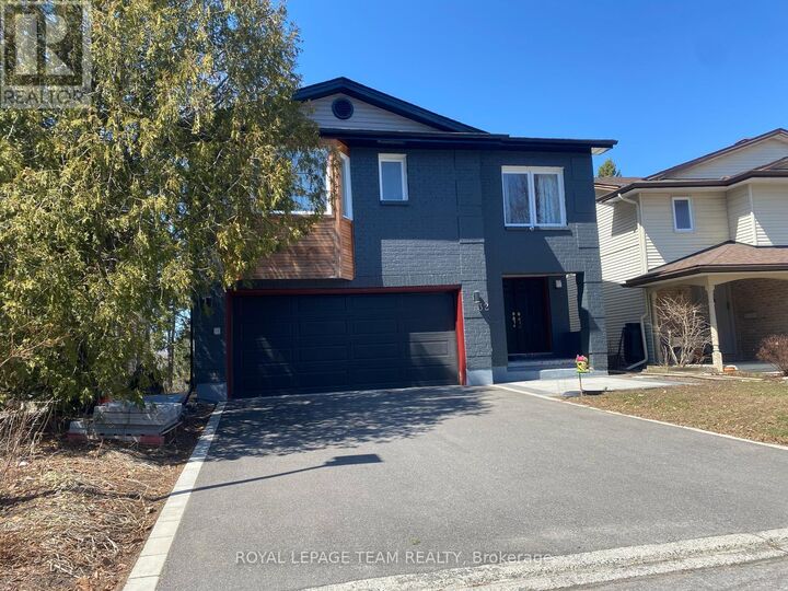 Property Photo:  32 Hackett Street B  ON K1V 0P7 