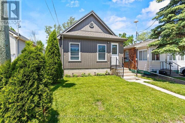 Property Photo:  42 McCormick Street  ON L3C 4L9 