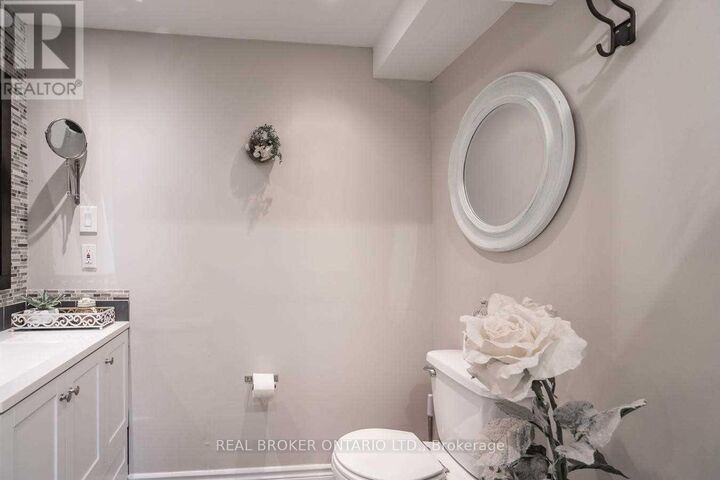 Property Photo:  2261 Hanbury Court Lower  ON L7P 3V4 