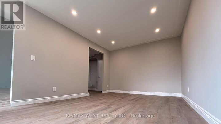 Property Photo:  19 Brenda Court 3  ON N3R 2L8 