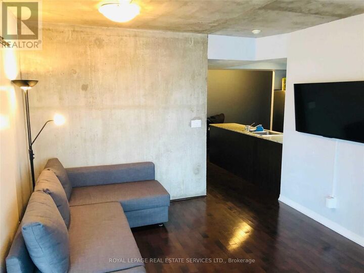 Property Photo:  22 Wellesley Street East 2103  ON M4Y 1G3 