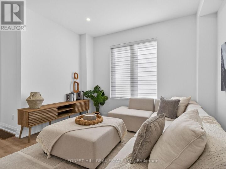 Property Photo: 1 Dunsmore Gardens R - Garden ON M3H 3M1