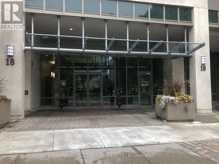 Property Photo: 18 Parkview Avenue 603 ON M2N 7H7