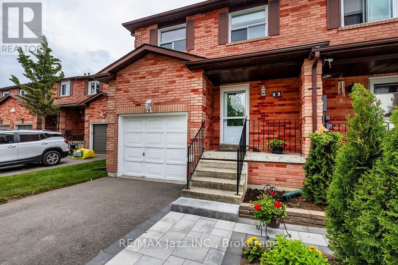Property Photo:  11 Chance Court  ON L1C 4S4 