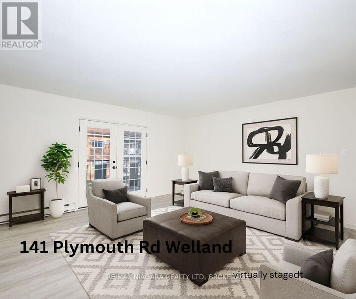 Property Photo: 141 Plymouth Road Unit 2 ON L3B 3C8