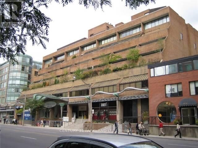 Property Photo:  55A Avenue Road 601  ON M5R 3L2 