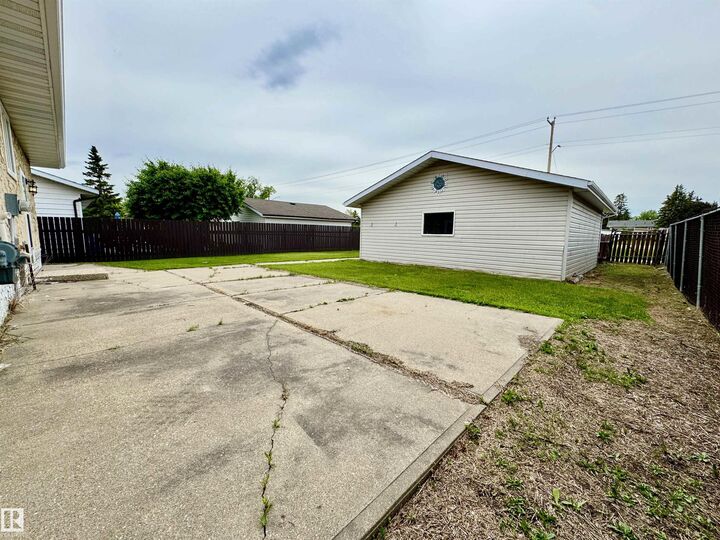 Property Photo: 5040 47 Street AB T0B 2R0