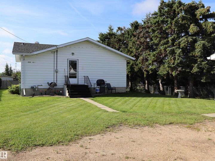 Property Photo: 5530 46 Street AB T7N 1K6