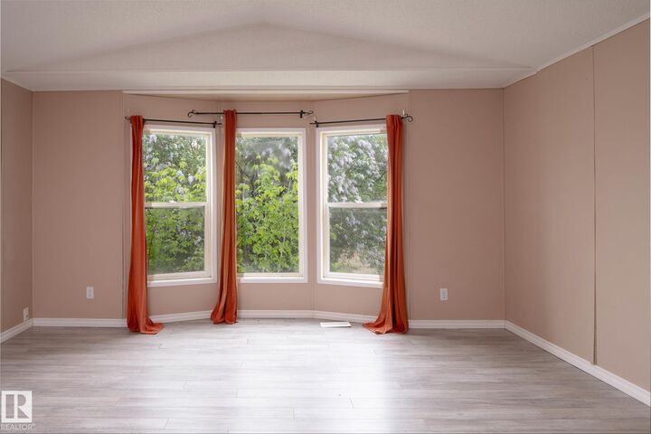 Property Photo:  5204 53 Avenue  AB T9M 1W9 