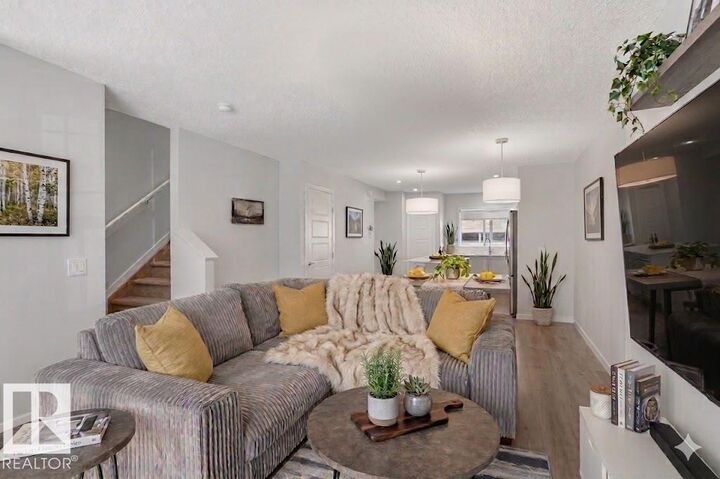 Property Photo: 2422 Trumpeter Way NW AB T5V 1T8