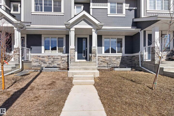 Photo de la propriété:  2422 Trumpeter Way NW  AB T5V 1T8 