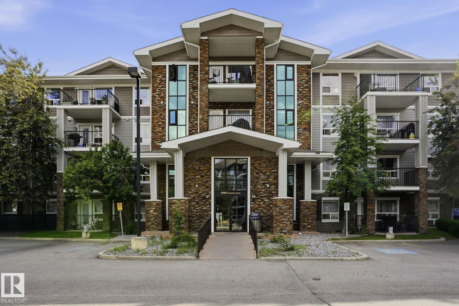 Property Photo: 9363 Simpson Dr NW 1223 AB T6R 0N2