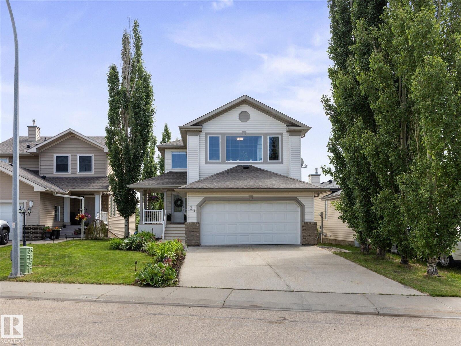 Property Photo:  33 Grayridge Crescent  AB T7Z 2Z3 