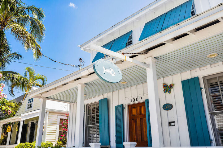 Property Photo: 1009 Whitehead Street FL 33040