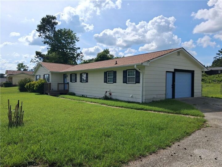 Property Photo: 2275 Briarwood Drive SW GA 30094
