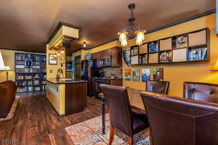 Property Photo:  18 Steeplechase Ct  NJ 08873 