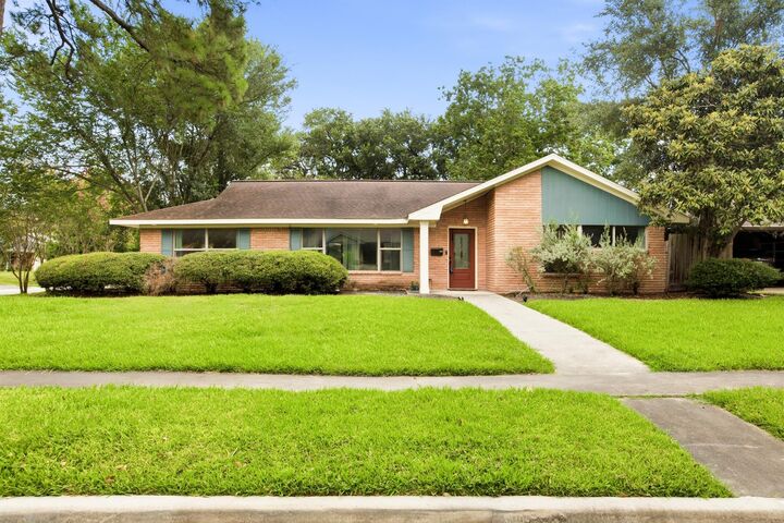 Property Photo:  5238 Kinglet Street  TX 77035 