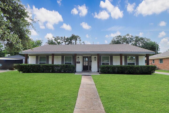 Property Photo: 6039 McKnight Street TX 77035