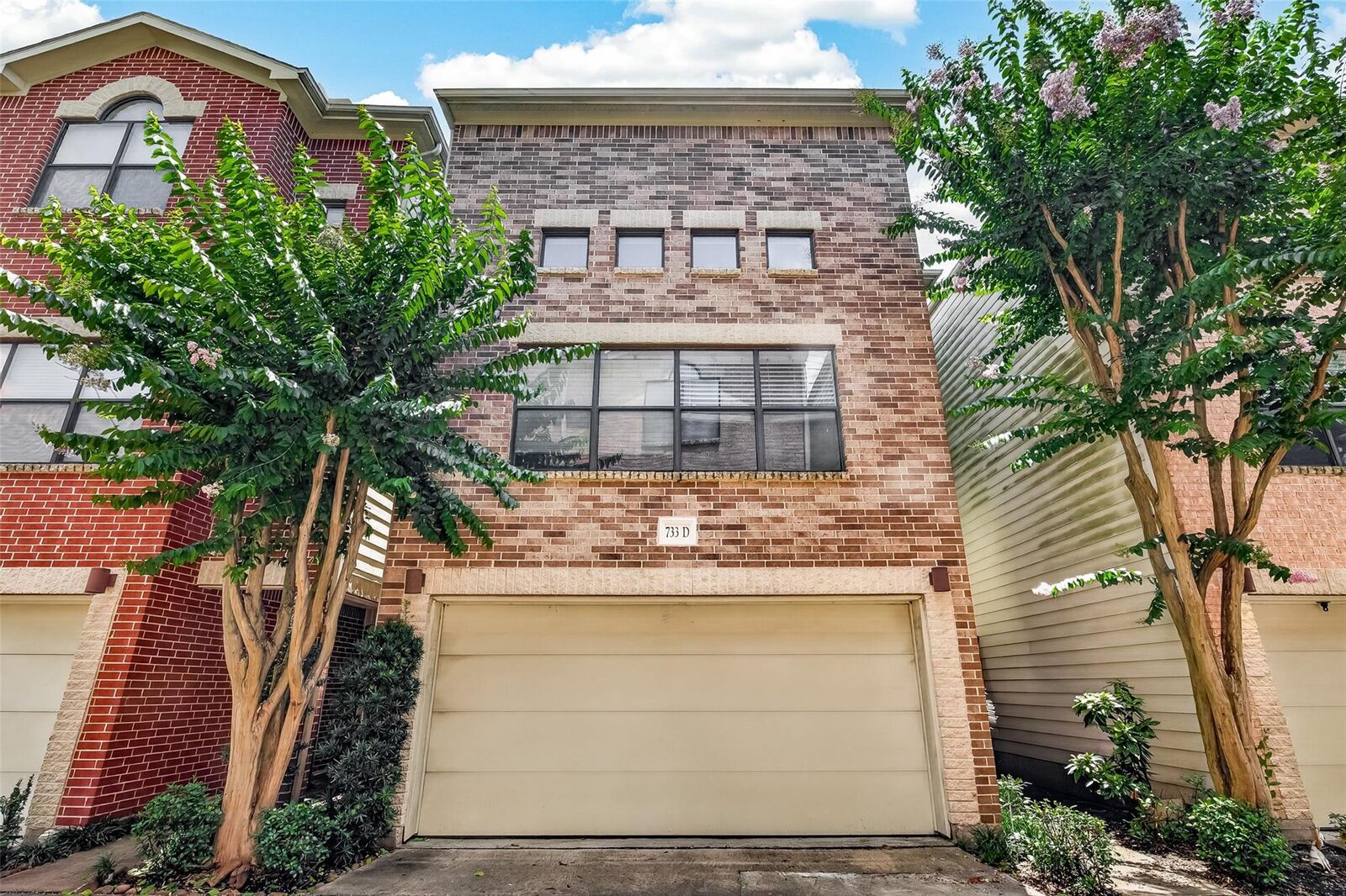 Property Photo:  733 W 22nd Street D  TX 77008 
