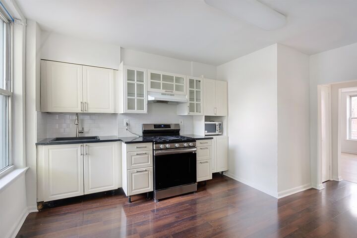 Property Photo:  67 Franklin St 3  NJ 07307 