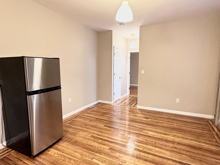 Property Photo:  160 Vroom St 6  NJ 07306 