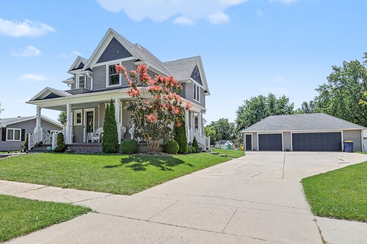 Property Photo:  509 Liberty Street  IA 50219 