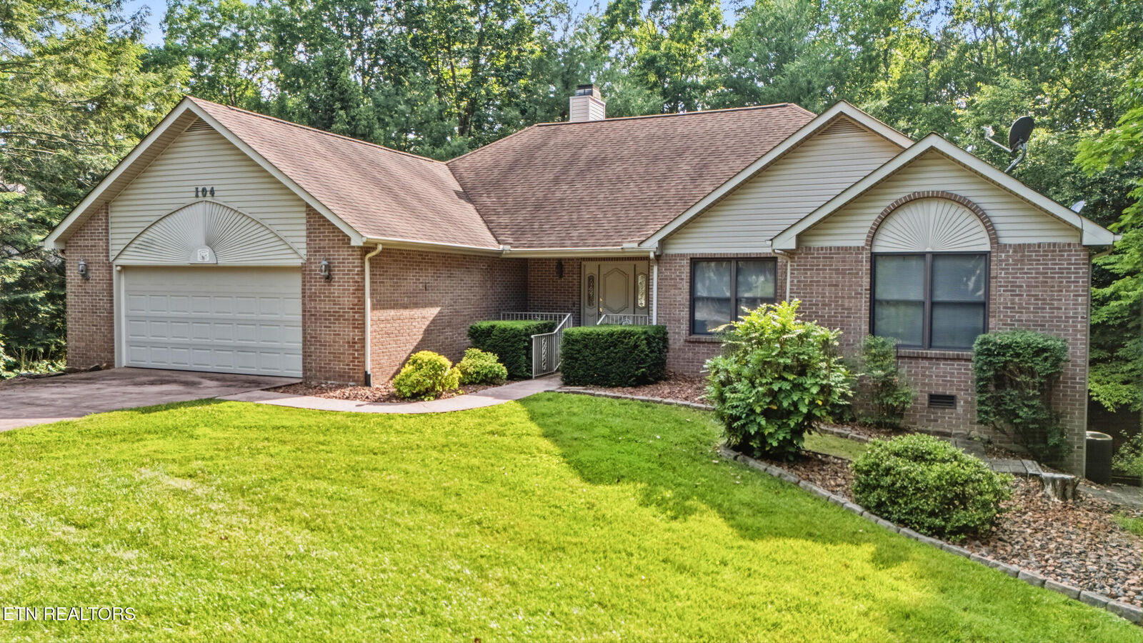 Property Photo: 104 Flossmoor Circle TN 38558