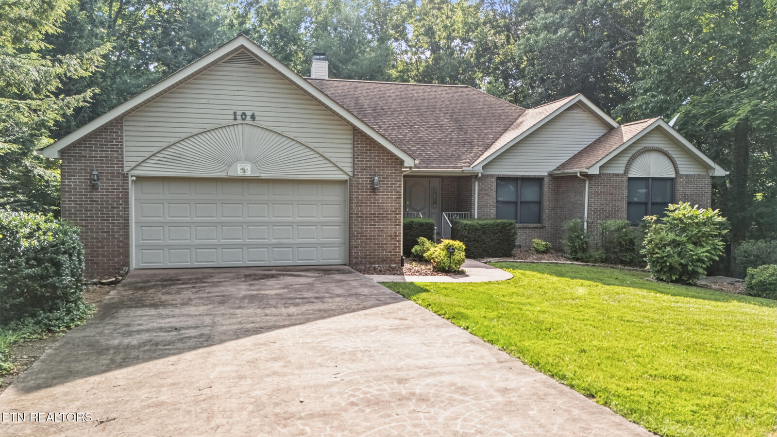 Property Photo: 104 Flossmoor Circle TN 38558