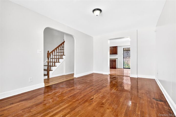 Property Photo: 3885 Paulding Avenue NY 10469