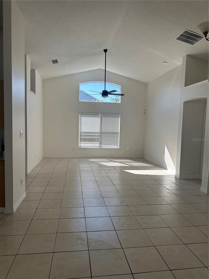 Property Photo: 11928 Hatcher Circle FL 32824