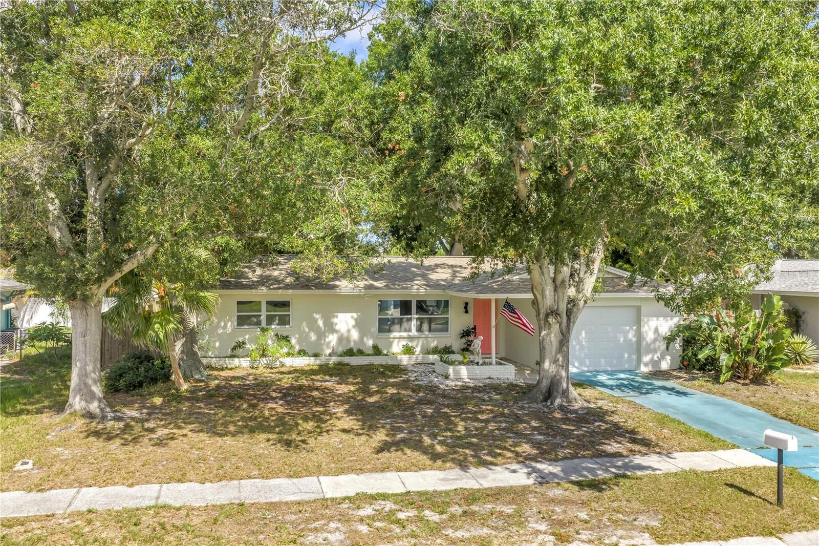 Property Photo:  11478 Imperial Grove Drive E  FL 33774 