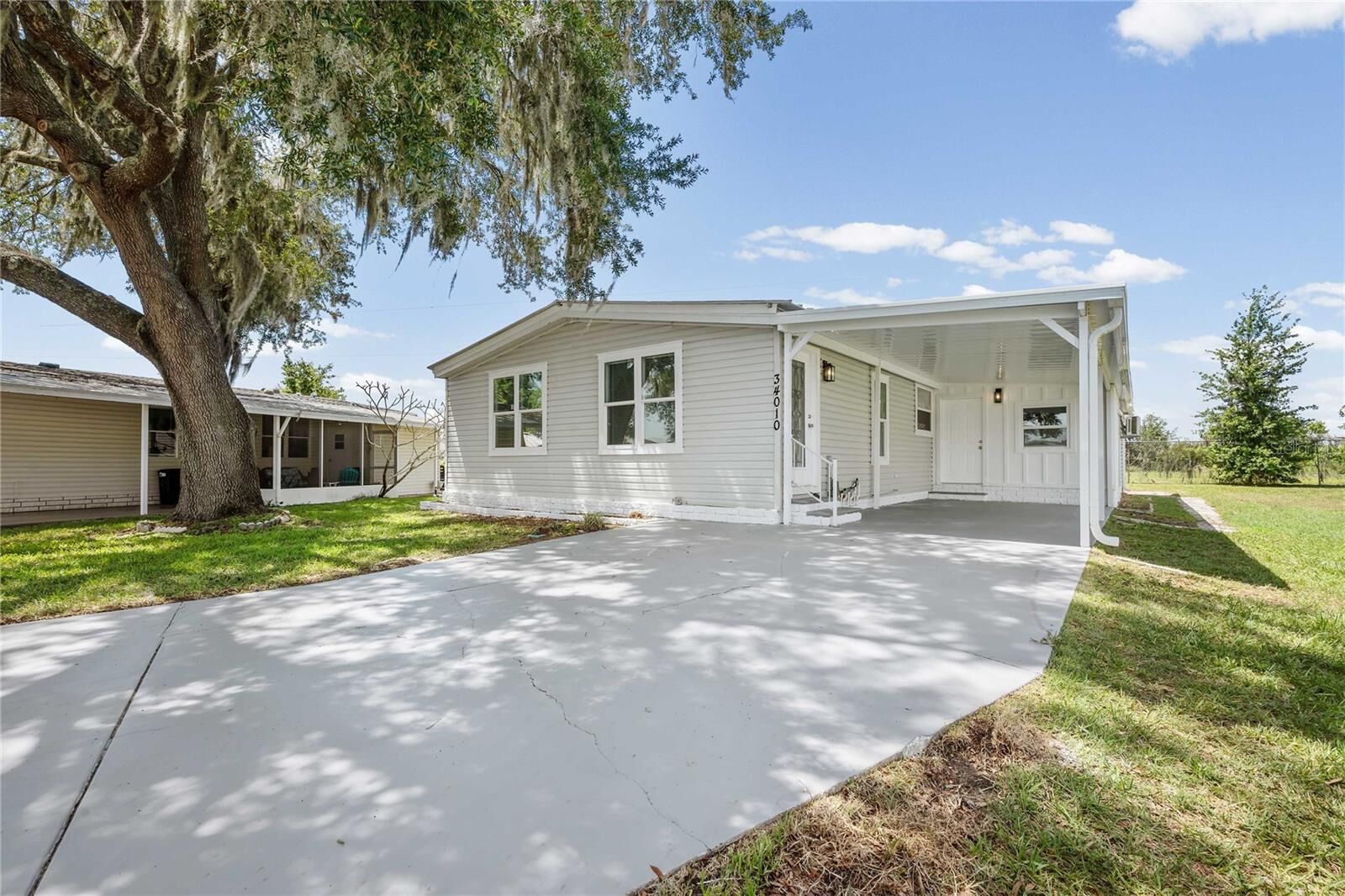 Property Photo:  34010 Estates Lane  FL 33543 