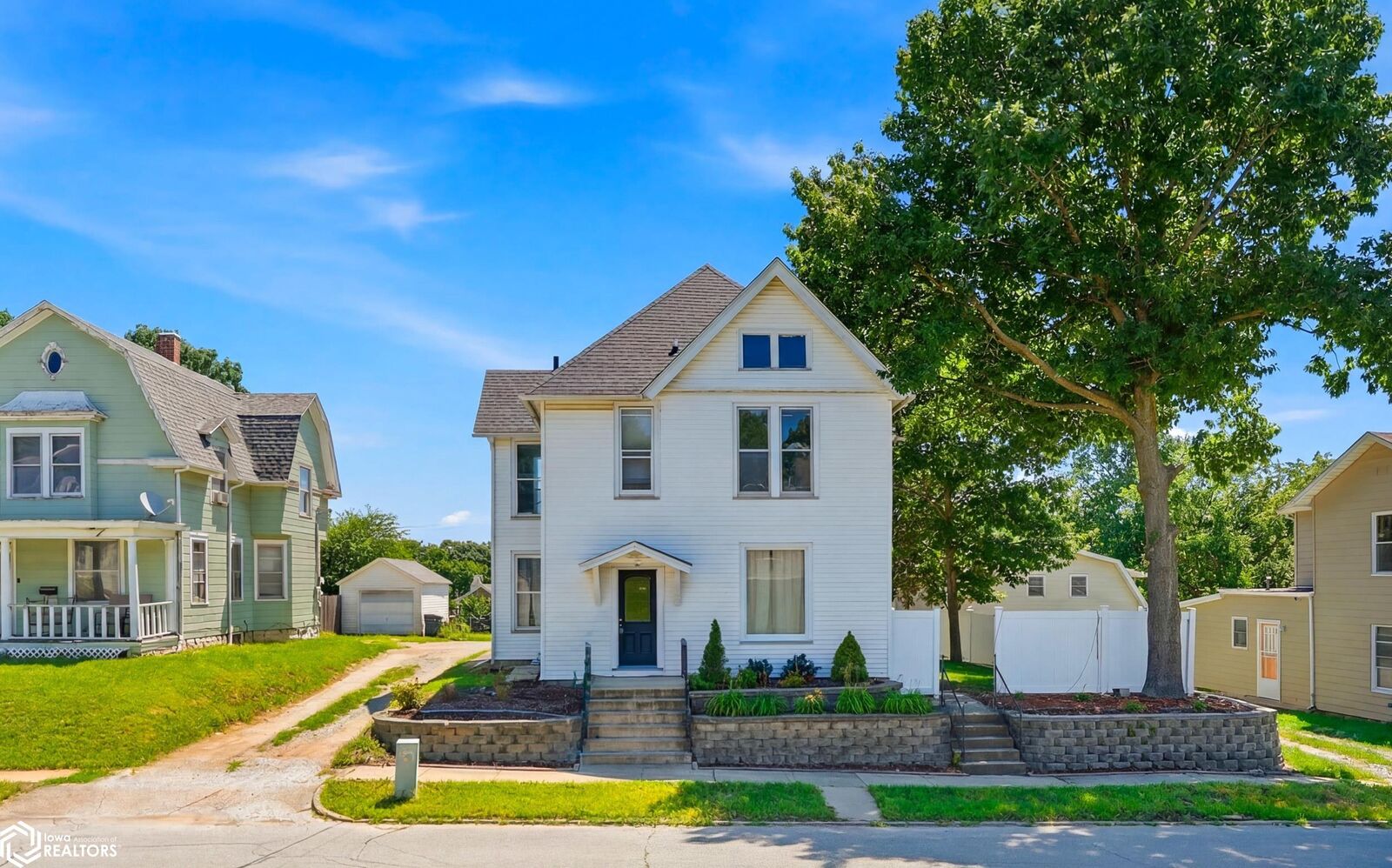 Property Photo:  412 S Marshall Street  IA 52601 