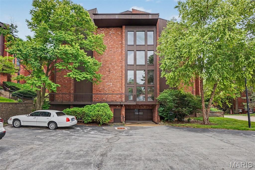 Property Photo:  508 Coeur De Royale Drive 104  MO 63141 