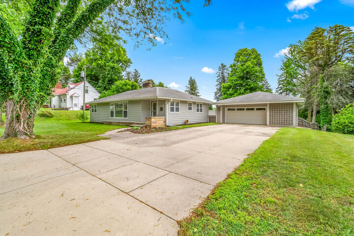 Property Photo:  61 Charles Street  MI 49242 