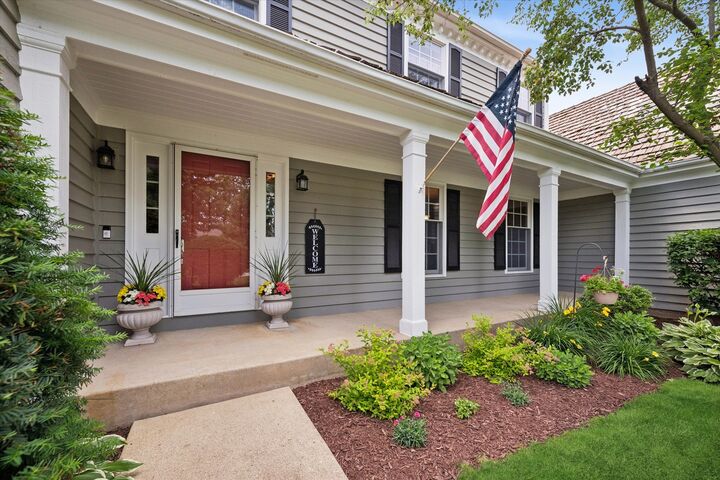 Property Photo:  20620 N Swansway  IL 60010 