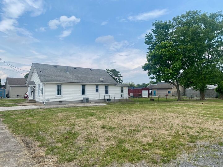 Property Photo:  206 S Horn S  IL 62896 