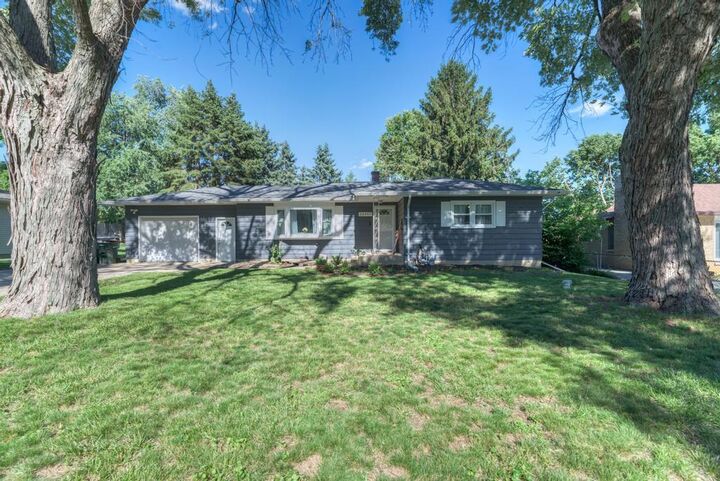Property Photo:  22557 S Carrie Avenue  IL 60410 