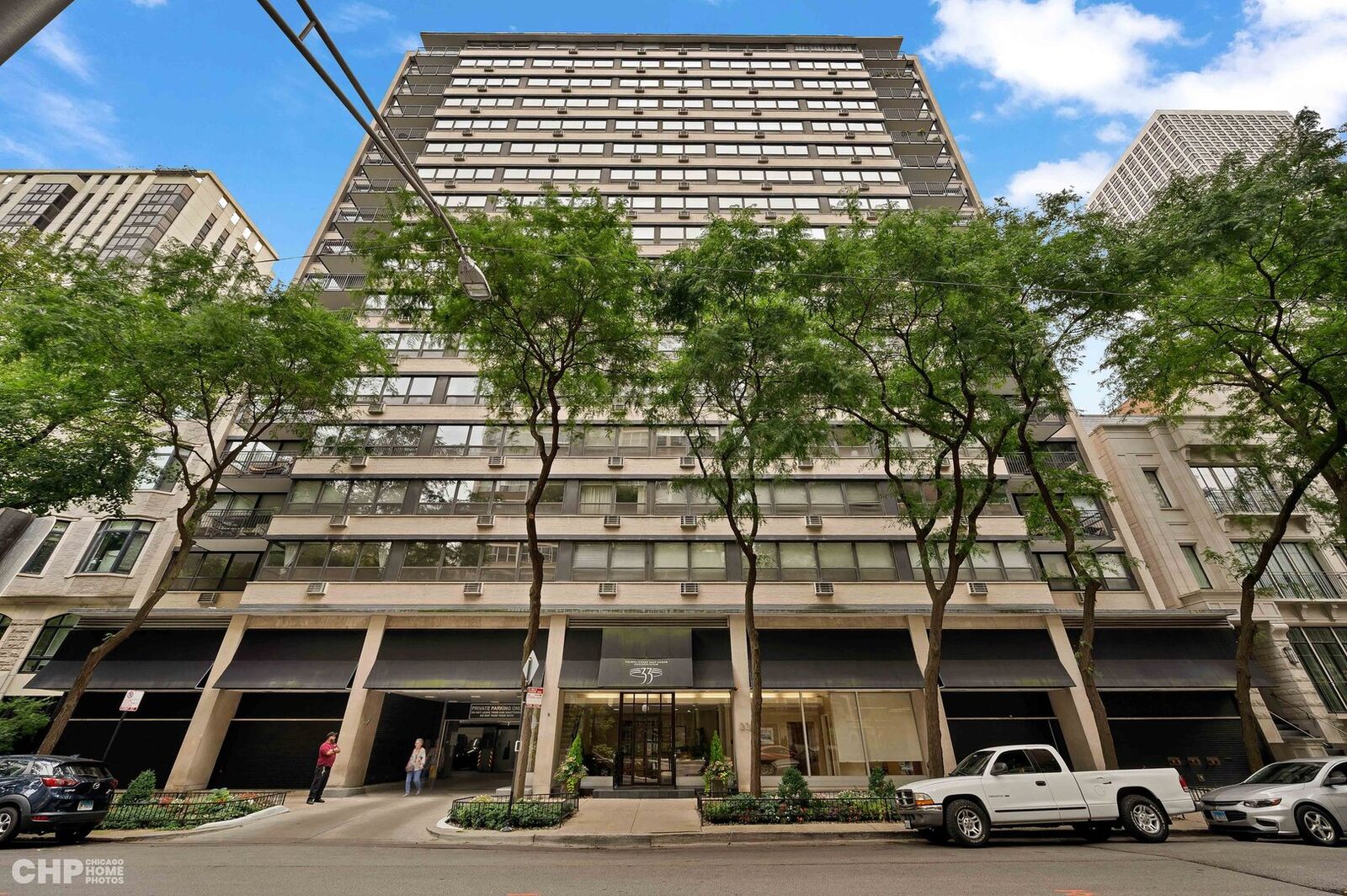 Property Photo:  33 E Cedar Street 3H  IL 60611 