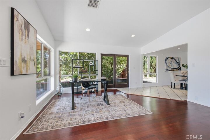 Property Photo:  1900 Sherer Lane  CA 91208 