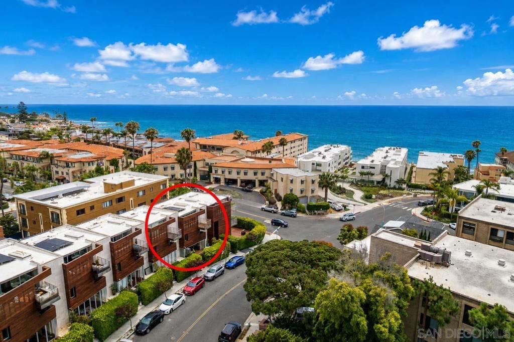 Property Photo:  419 Ravina Street  CA 92037 