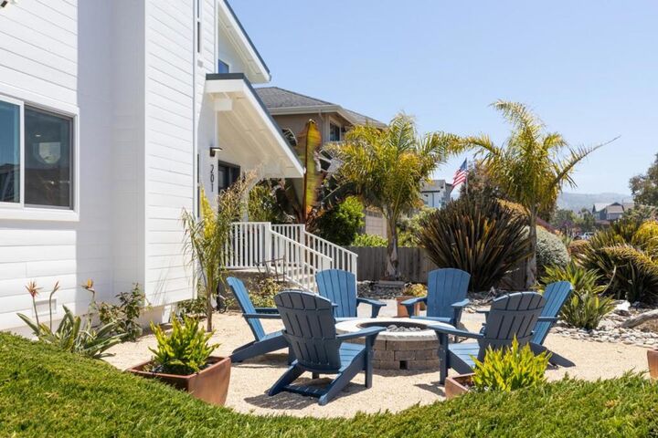 Property Photo:  201 Miramontes Avenue  CA 94019 