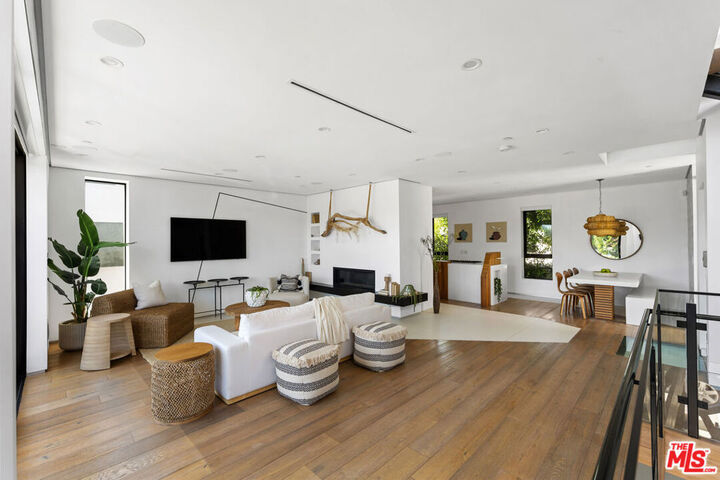 Property Photo: 647 Mildred Avenue CA 90291