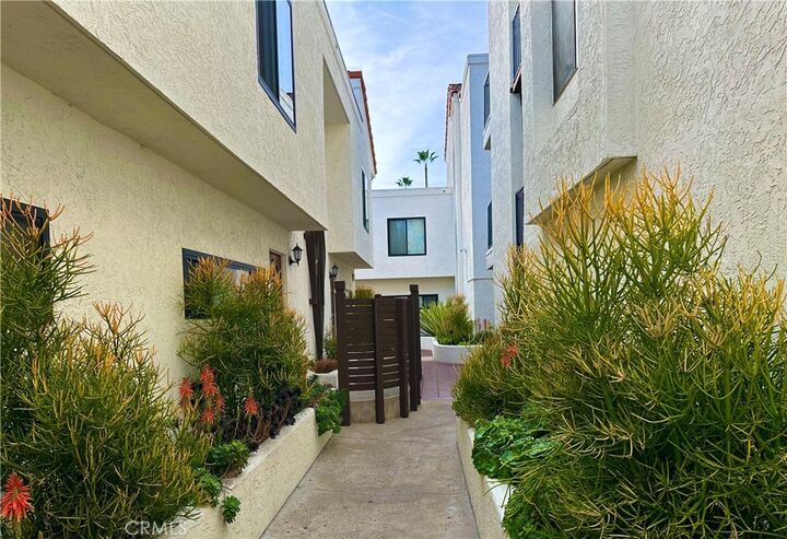 Property Photo:  3525 Lebon Drive 204  CA 92122 